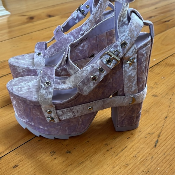 YRU nightcall - Picture 5 of 8